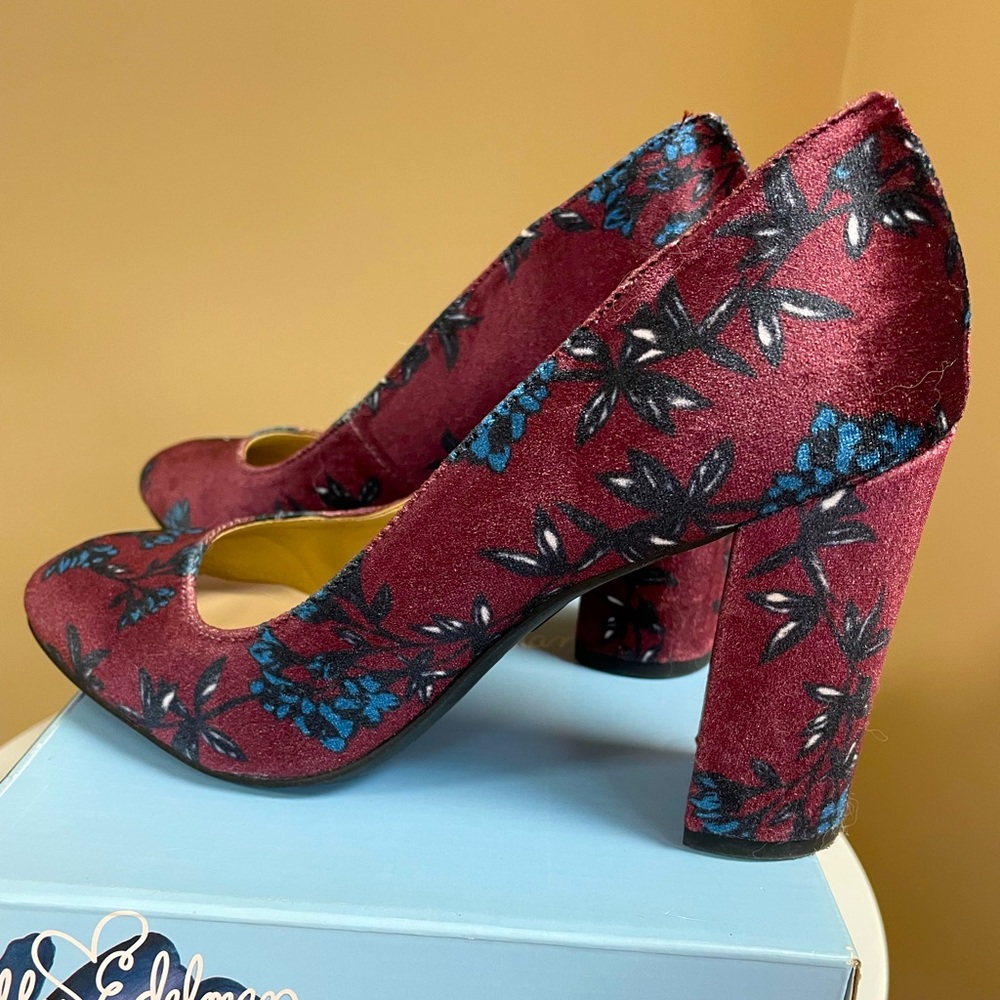 Women’s Libby Edelman burgundy floral velvet heels